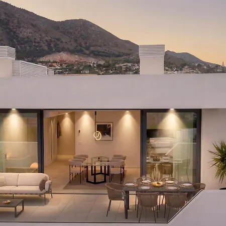 Luxury 3-bedroom Skyline In Higueron Fuengirola