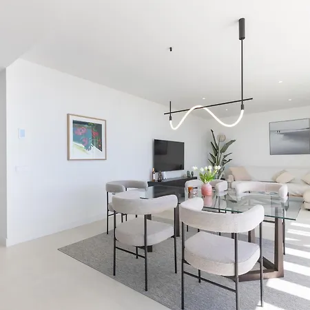 Luxury 3-bedroom Skyline In Higueron * Fuengirola