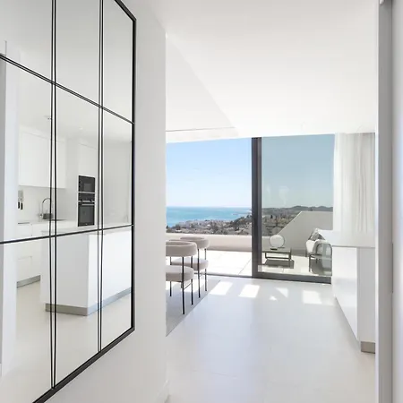 Luxury 3-bedroom Skyline In Higueron *
