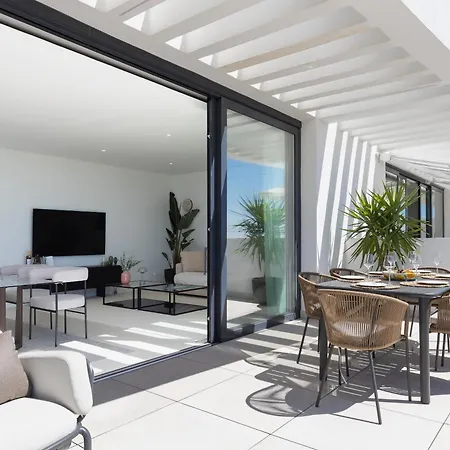 Luxury 3-bedroom Skyline In Higueron Fuengirola